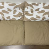 フィンレイソンのアヤトスというパンダ柄の枕２つと座布団２枚を並べたところ